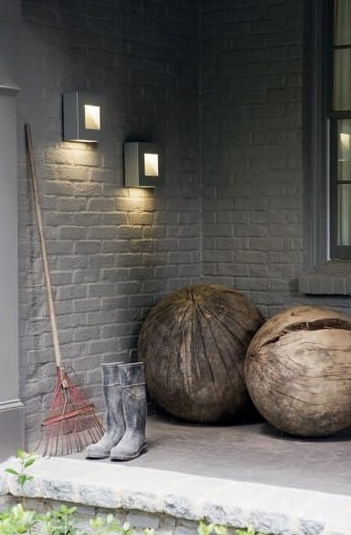 Outdoor wall light