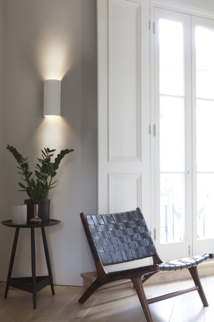 white wall washer light in living room