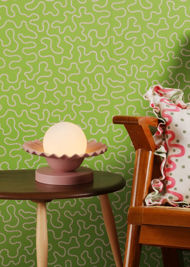 scalloped shell touch table lamp