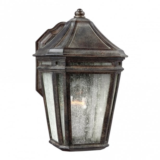 LONDONTOWNE traditional outdoor wall lantern for coastal areas